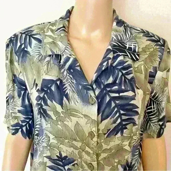 Vintage oversized Pattern Hawaiian floral short sleeves button down blouse/shirt - Picture 2 of 10